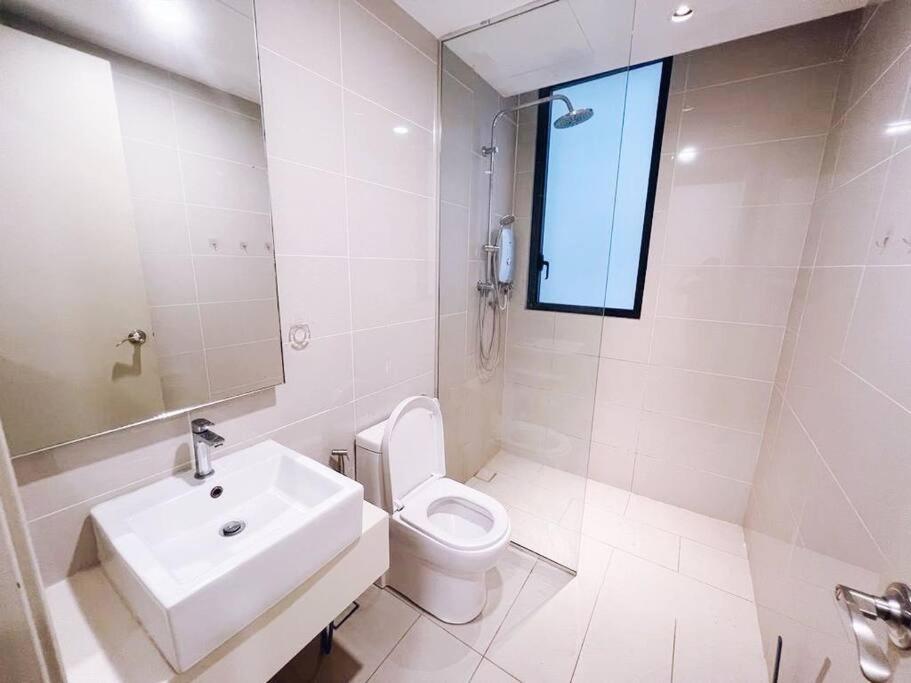 Apartment Promoconnected Train 2 Bedroom Above Mall